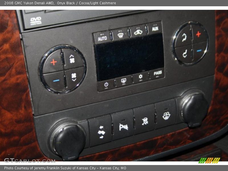 Onyx Black / Cocoa/Light Cashmere 2008 GMC Yukon Denali AWD