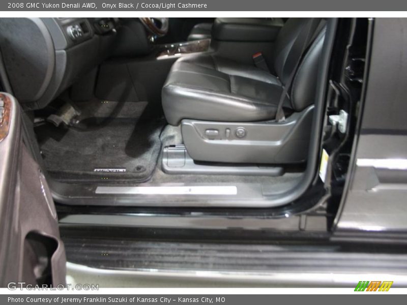 Onyx Black / Cocoa/Light Cashmere 2008 GMC Yukon Denali AWD
