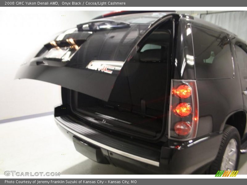 Onyx Black / Cocoa/Light Cashmere 2008 GMC Yukon Denali AWD