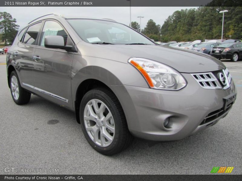 Front 3/4 View of 2011 Rogue SV