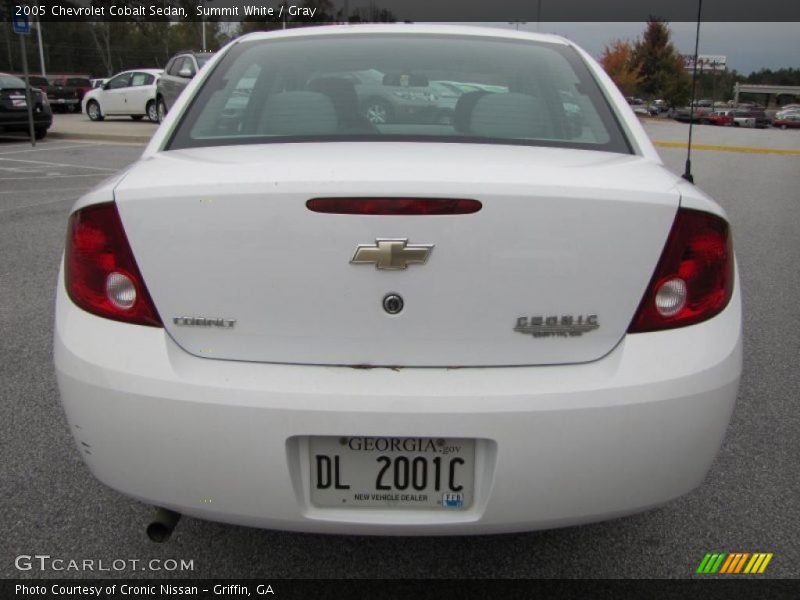 Summit White / Gray 2005 Chevrolet Cobalt Sedan