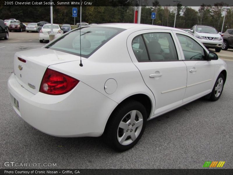 Summit White / Gray 2005 Chevrolet Cobalt Sedan
