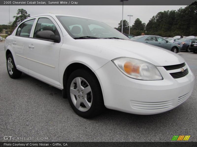 Summit White / Gray 2005 Chevrolet Cobalt Sedan