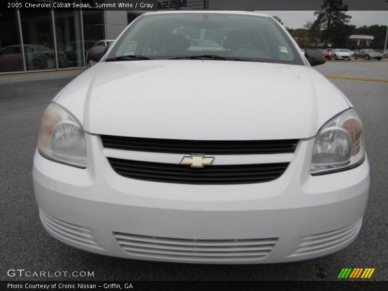 Summit White / Gray 2005 Chevrolet Cobalt Sedan