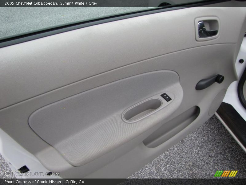 Summit White / Gray 2005 Chevrolet Cobalt Sedan