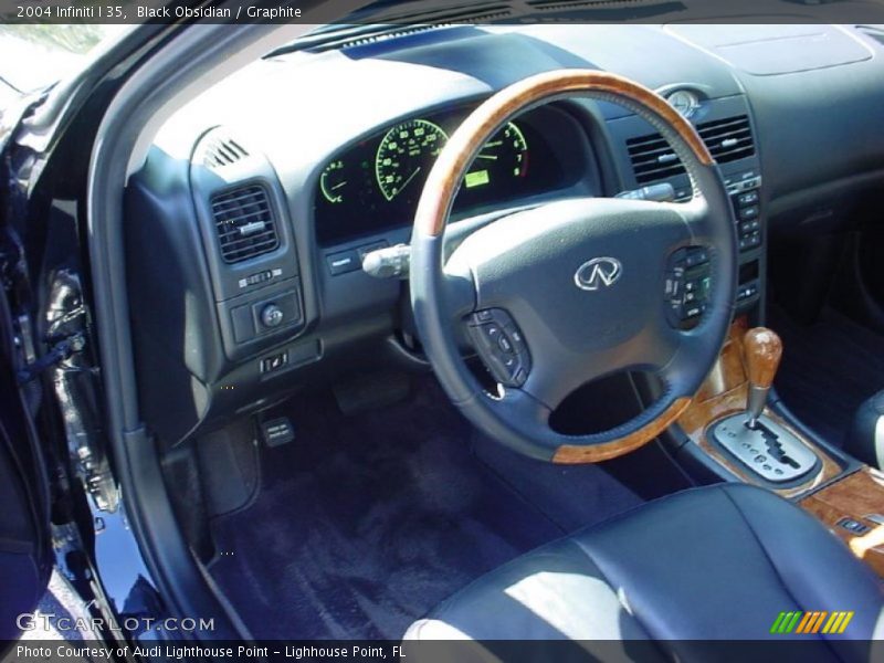  2004 I 35 Graphite Interior