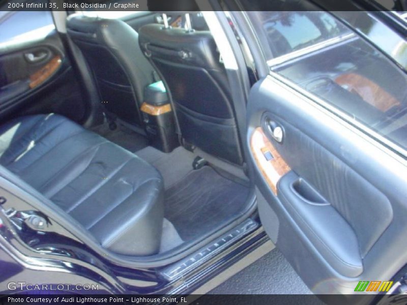  2004 I 35 Graphite Interior