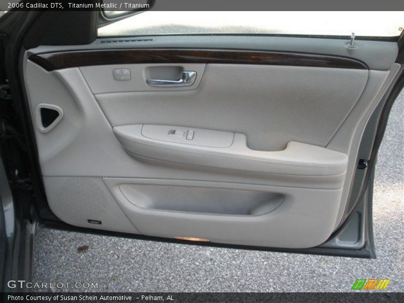 Titanium Metallic / Titanium 2006 Cadillac DTS