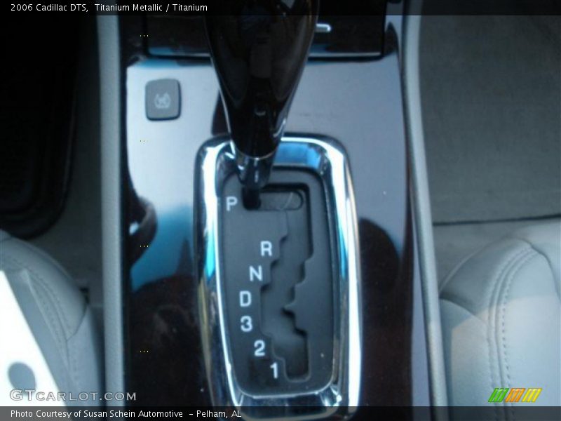 Titanium Metallic / Titanium 2006 Cadillac DTS