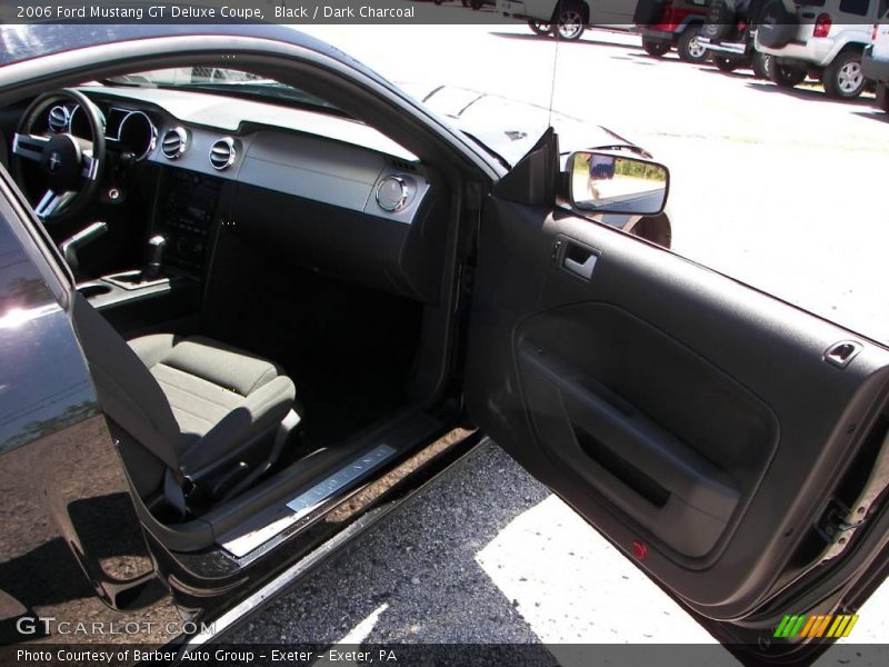 Black / Dark Charcoal 2006 Ford Mustang GT Deluxe Coupe