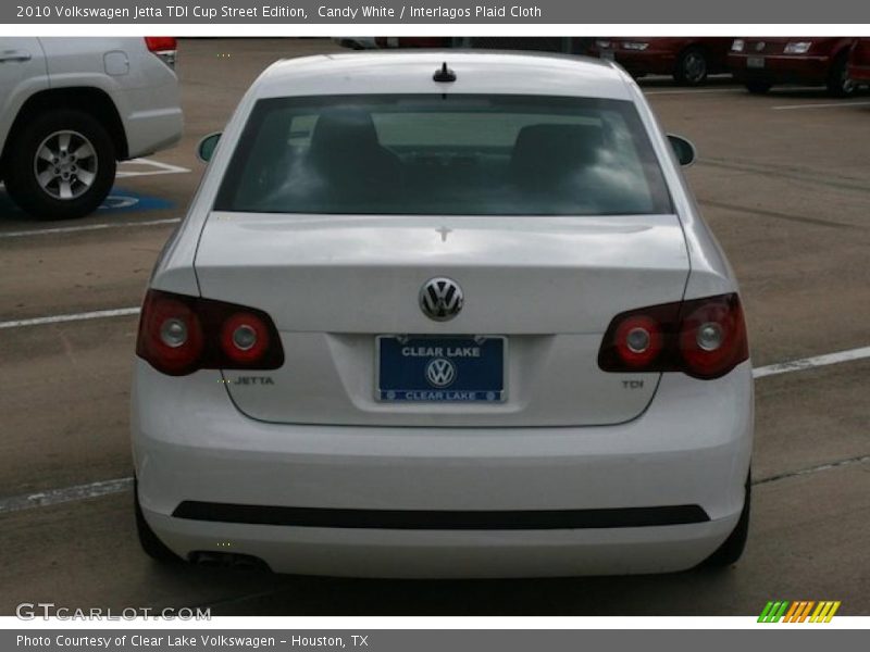 Candy White / Interlagos Plaid Cloth 2010 Volkswagen Jetta TDI Cup Street Edition