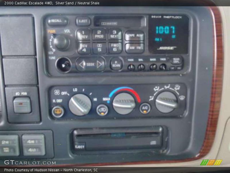 Controls of 2000 Escalade 4WD