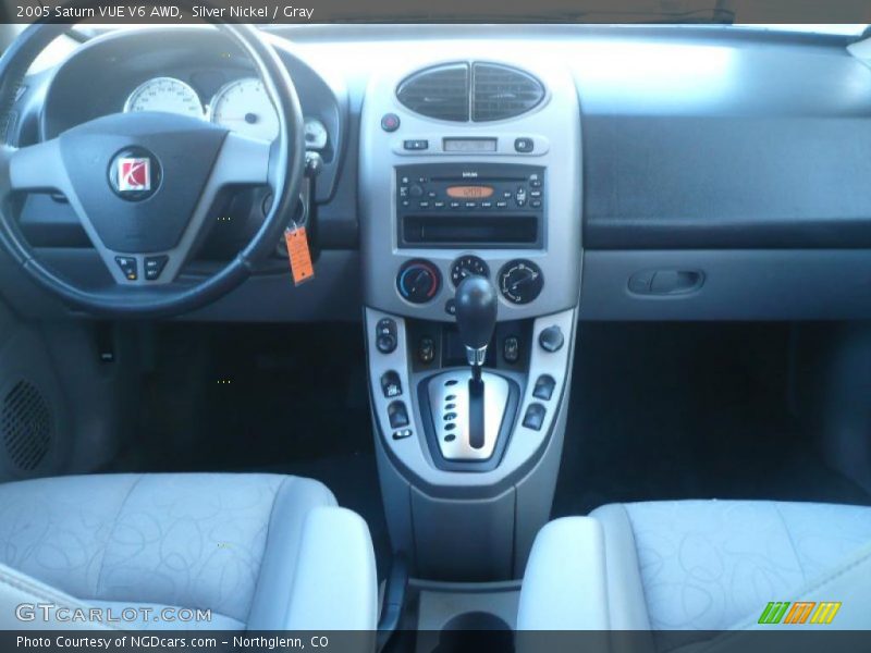Silver Nickel / Gray 2005 Saturn VUE V6 AWD