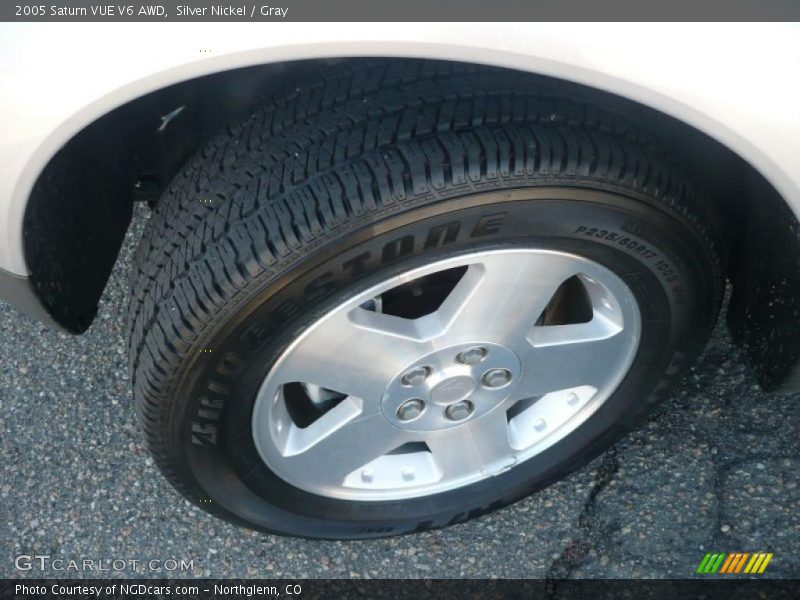 Silver Nickel / Gray 2005 Saturn VUE V6 AWD