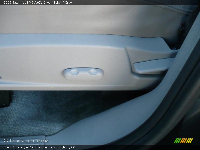Silver Nickel / Gray 2005 Saturn VUE V6 AWD