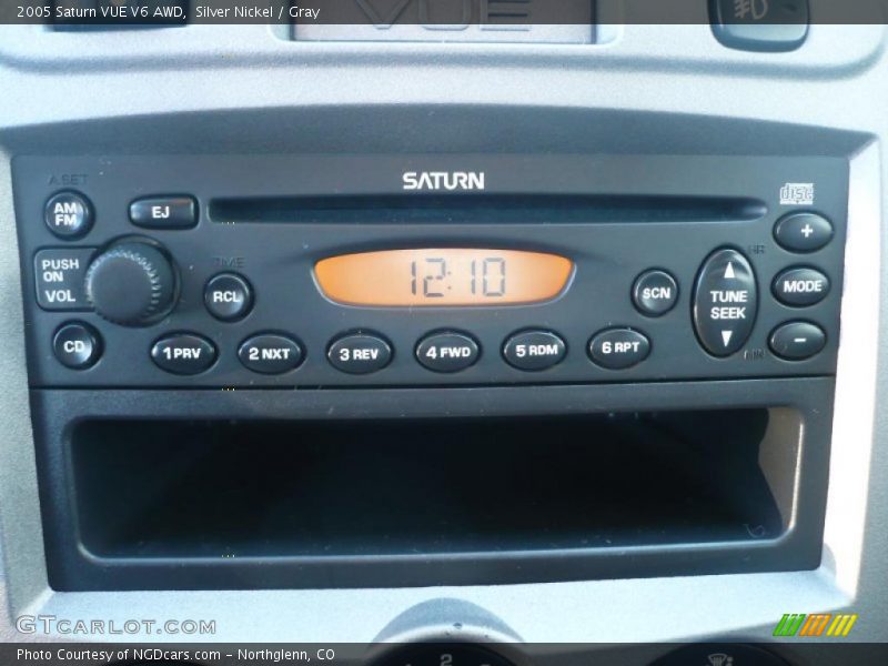 Silver Nickel / Gray 2005 Saturn VUE V6 AWD