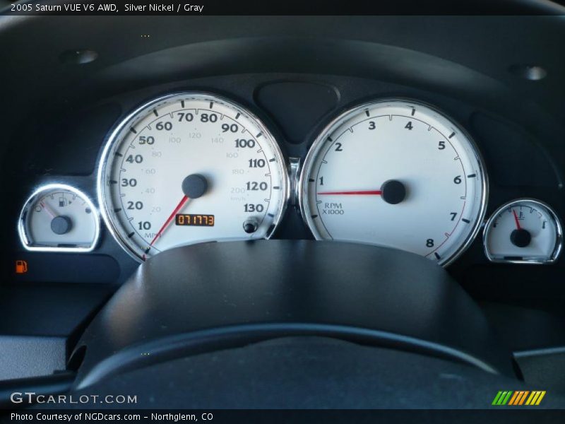 Silver Nickel / Gray 2005 Saturn VUE V6 AWD