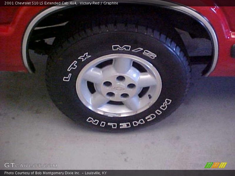 Victory Red / Graphite 2001 Chevrolet S10 LS Extended Cab 4x4