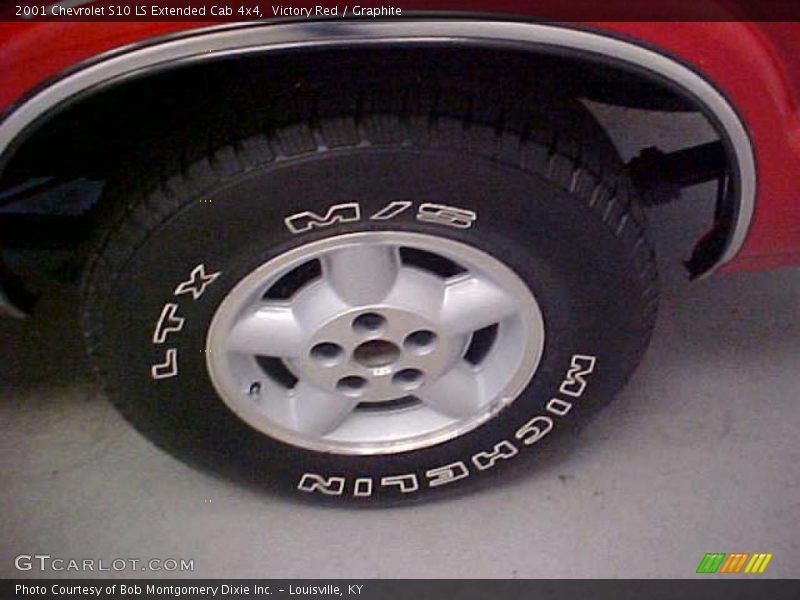 Victory Red / Graphite 2001 Chevrolet S10 LS Extended Cab 4x4