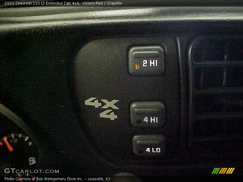 Controls of 2001 S10 LS Extended Cab 4x4