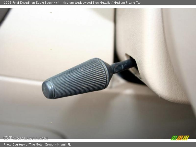 Medium Wedgewood Blue Metallic / Medium Prairie Tan 1998 Ford Expedition Eddie Bauer 4x4