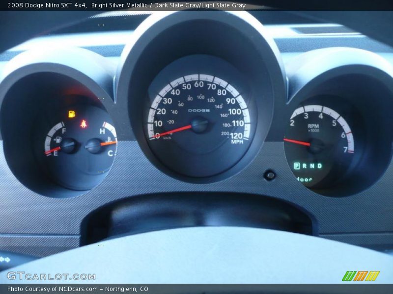 Bright Silver Metallic / Dark Slate Gray/Light Slate Gray 2008 Dodge Nitro SXT 4x4