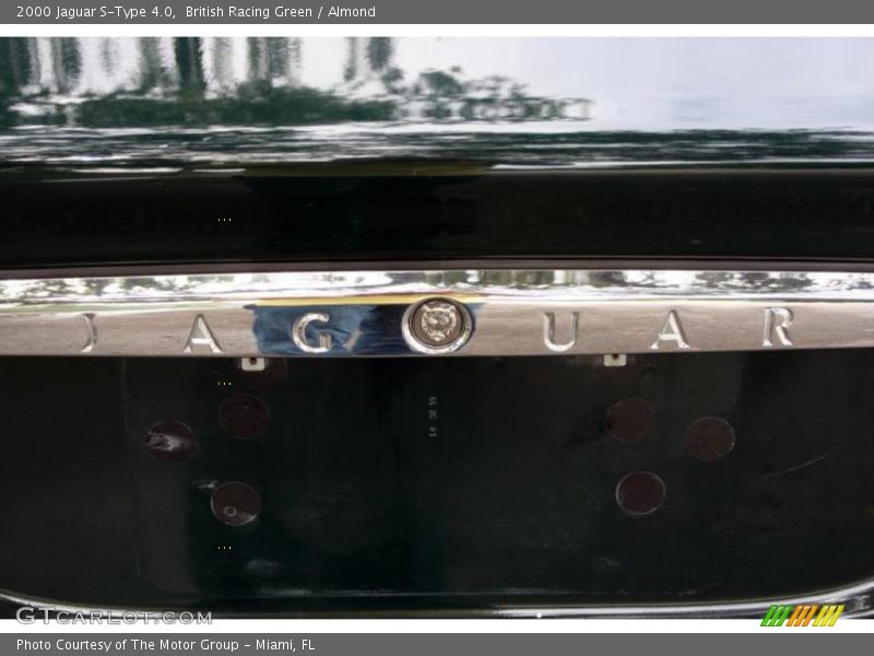 British Racing Green / Almond 2000 Jaguar S-Type 4.0