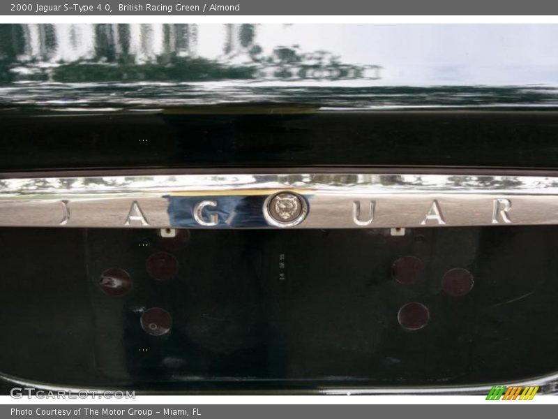 British Racing Green / Almond 2000 Jaguar S-Type 4.0