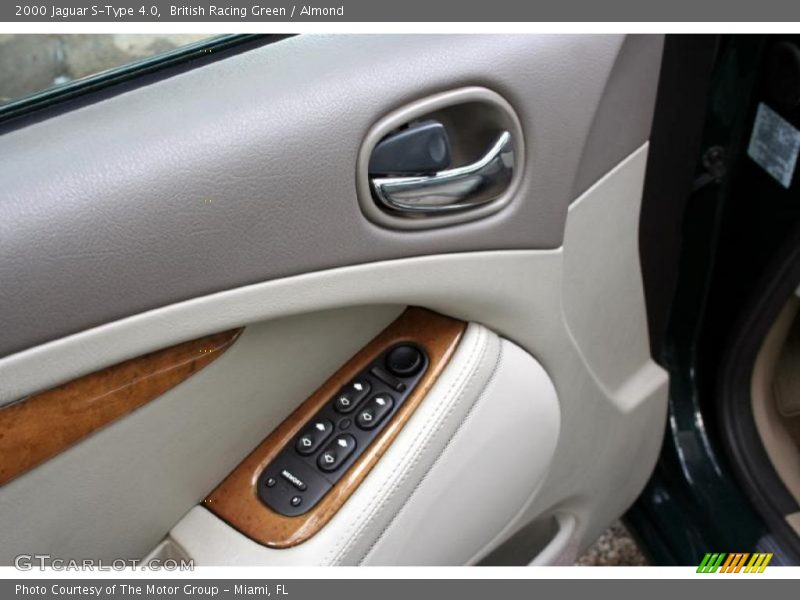 British Racing Green / Almond 2000 Jaguar S-Type 4.0