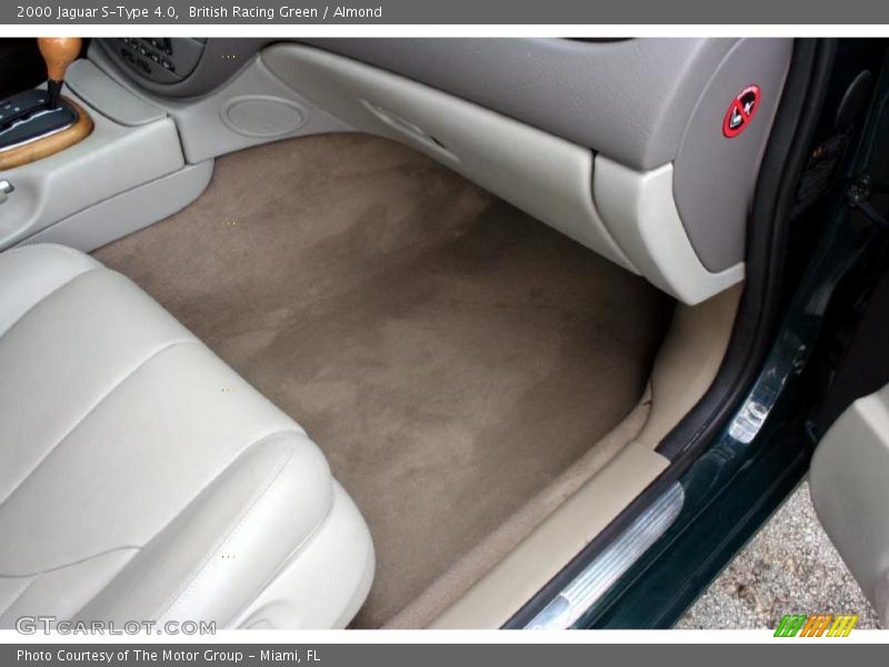 British Racing Green / Almond 2000 Jaguar S-Type 4.0