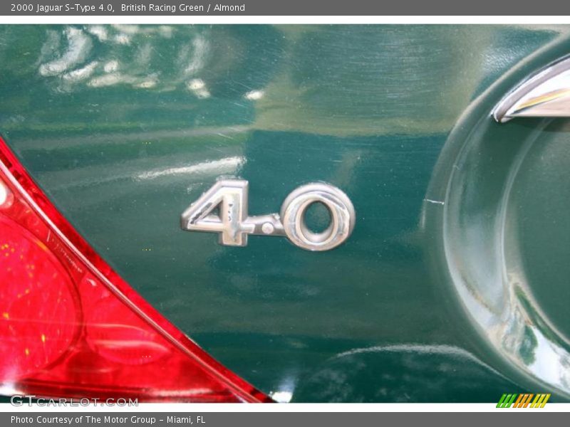  2000 S-Type 4.0 Logo