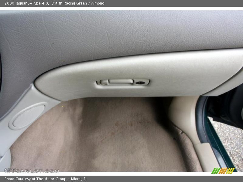 British Racing Green / Almond 2000 Jaguar S-Type 4.0