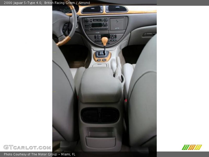 British Racing Green / Almond 2000 Jaguar S-Type 4.0