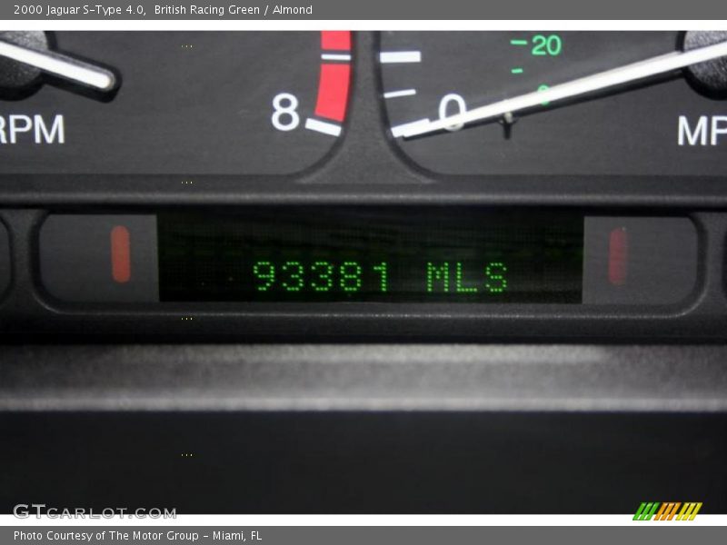 British Racing Green / Almond 2000 Jaguar S-Type 4.0