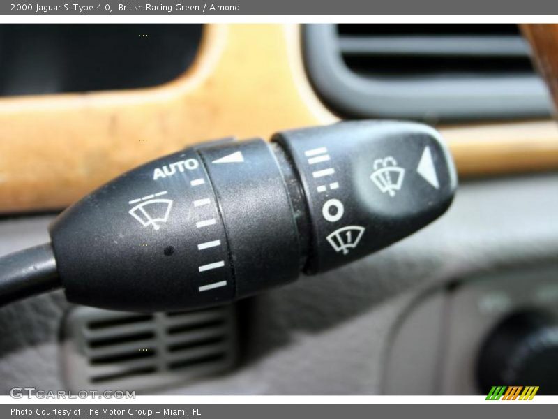 British Racing Green / Almond 2000 Jaguar S-Type 4.0