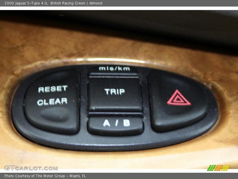 Controls of 2000 S-Type 4.0