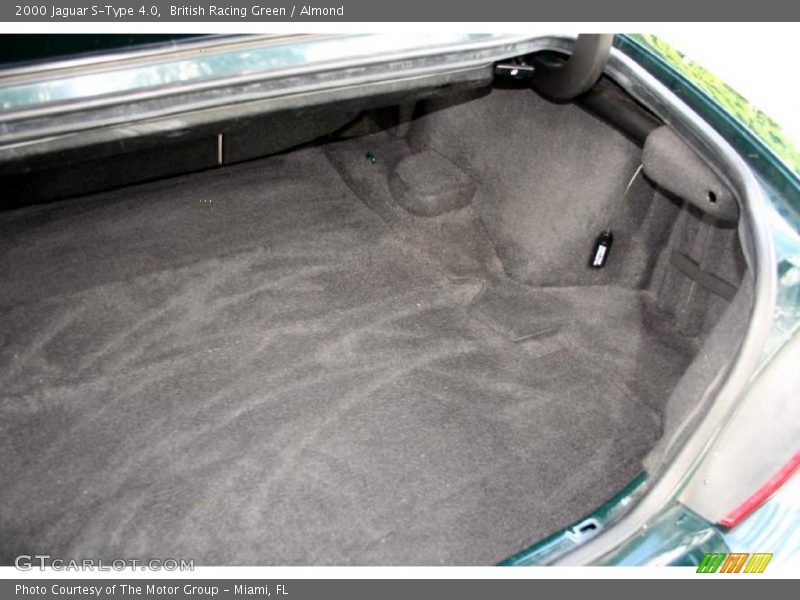  2000 S-Type 4.0 Trunk