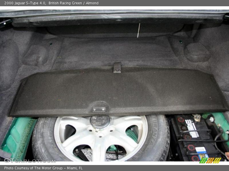  2000 S-Type 4.0 Trunk