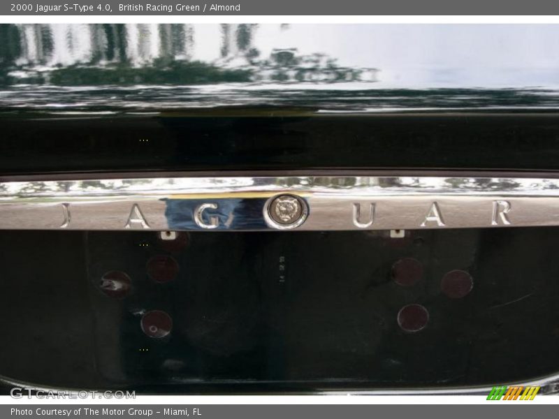 British Racing Green / Almond 2000 Jaguar S-Type 4.0
