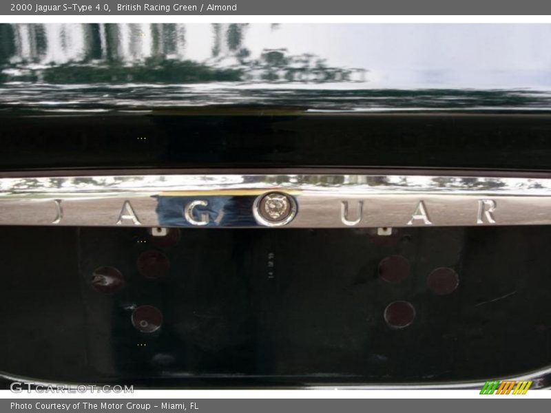 British Racing Green / Almond 2000 Jaguar S-Type 4.0