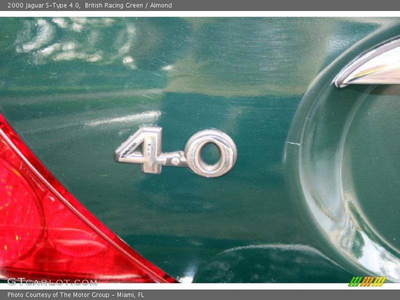 British Racing Green / Almond 2000 Jaguar S-Type 4.0