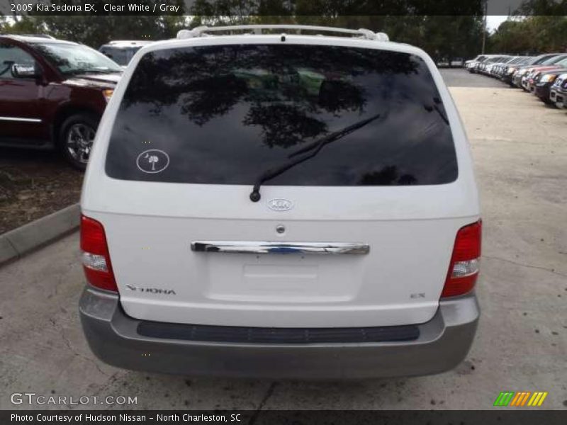 Clear White / Gray 2005 Kia Sedona EX