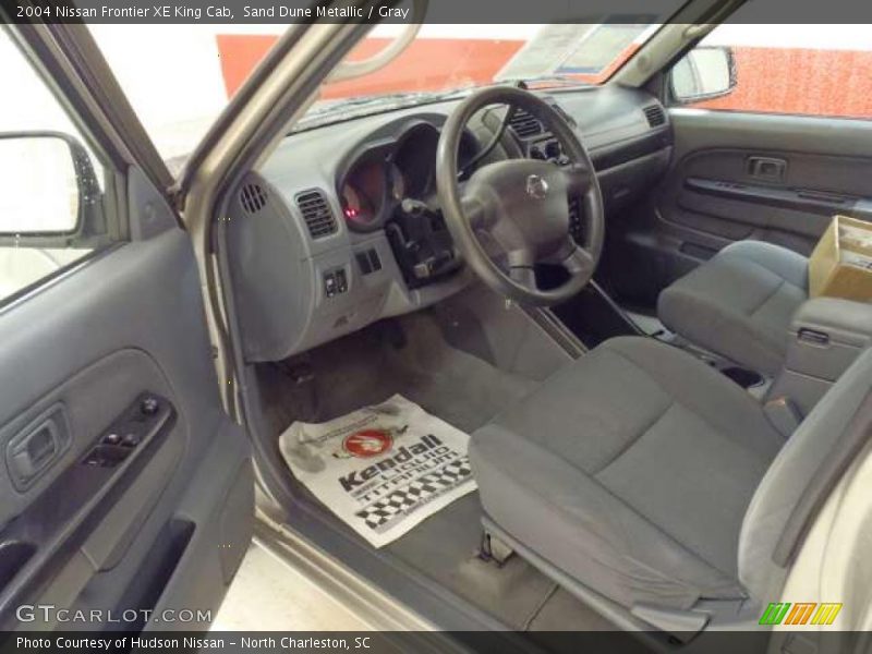  2004 Frontier XE King Cab Gray Interior