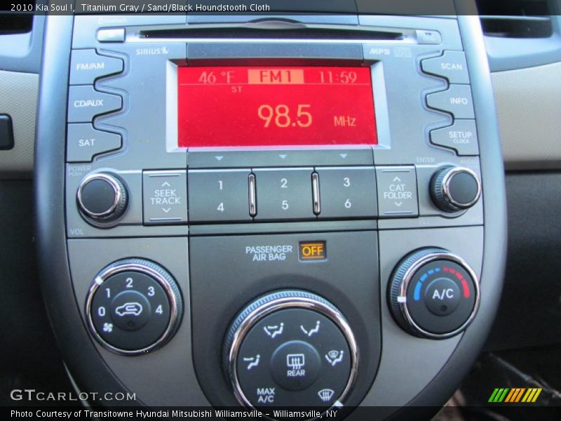 Titanium Gray / Sand/Black Houndstooth Cloth 2010 Kia Soul !