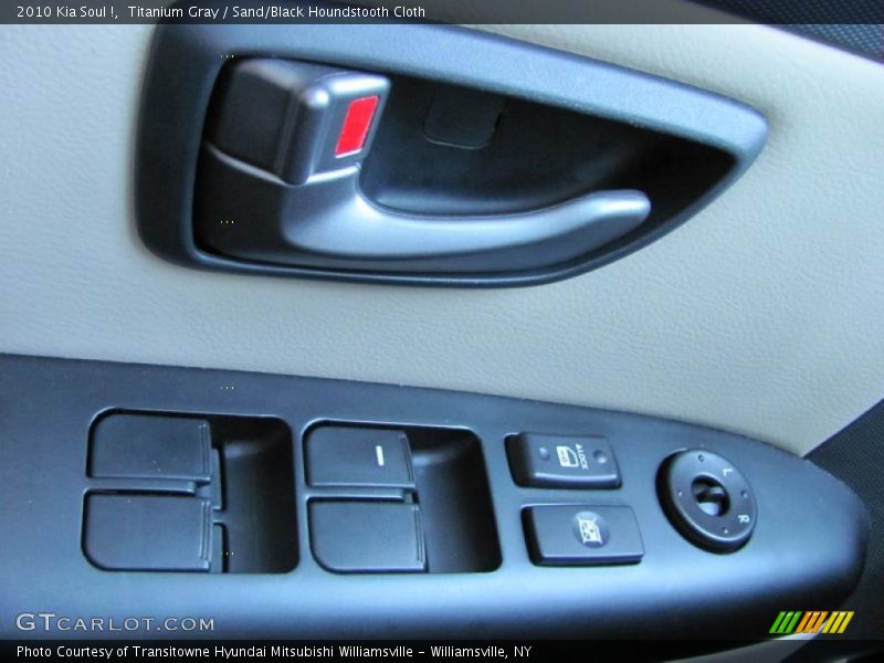 Titanium Gray / Sand/Black Houndstooth Cloth 2010 Kia Soul !