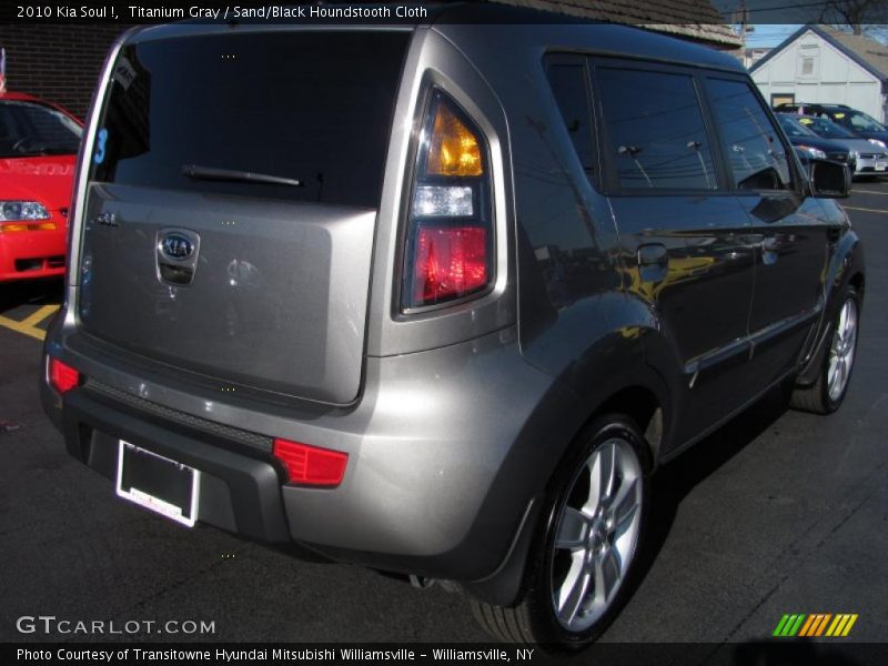 Titanium Gray / Sand/Black Houndstooth Cloth 2010 Kia Soul !