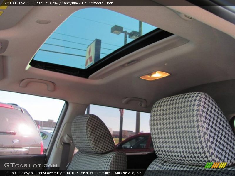 Titanium Gray / Sand/Black Houndstooth Cloth 2010 Kia Soul !