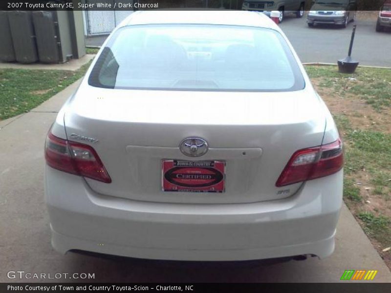 Super White / Dark Charcoal 2007 Toyota Camry SE