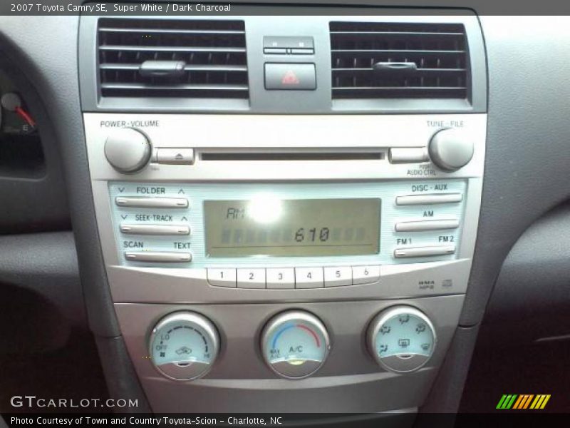 Super White / Dark Charcoal 2007 Toyota Camry SE