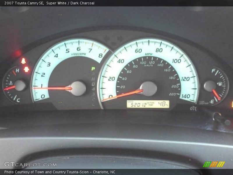 Super White / Dark Charcoal 2007 Toyota Camry SE